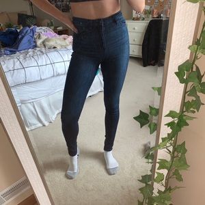 american eagle dark wash skinny jeans